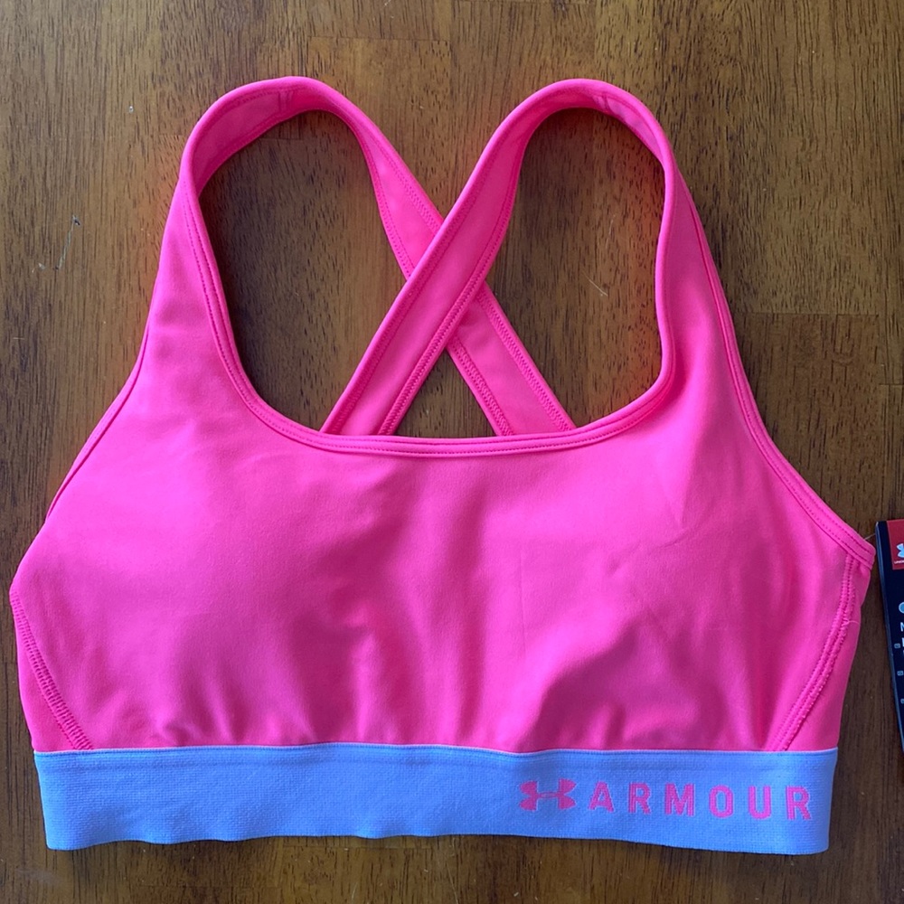 NWT Under Armour Sports Bra, Women’s Size Medium